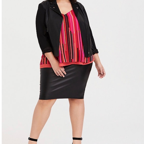 TORRID Neon Pink Stripe Swing Top Size 1… - Picture 3 of 5